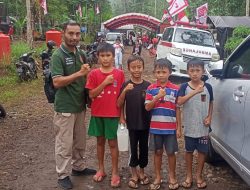 Bersama peserta Gudep 093 SD Inpres Lansot yang bertugas mengambil air