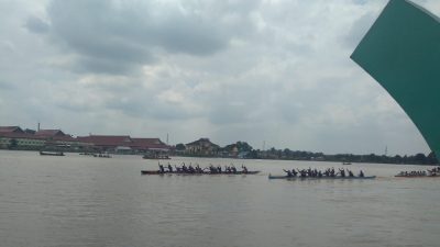 Lomba Perahu Tradisional di Sungai Batanghari Sukses, Tanpa Bantuan Pemerintah