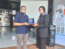 Dalam Rangka Factory Visit Kelas, SMKN 1 Bojonggede Bogor Kunjungi Laundrea Laundry Service